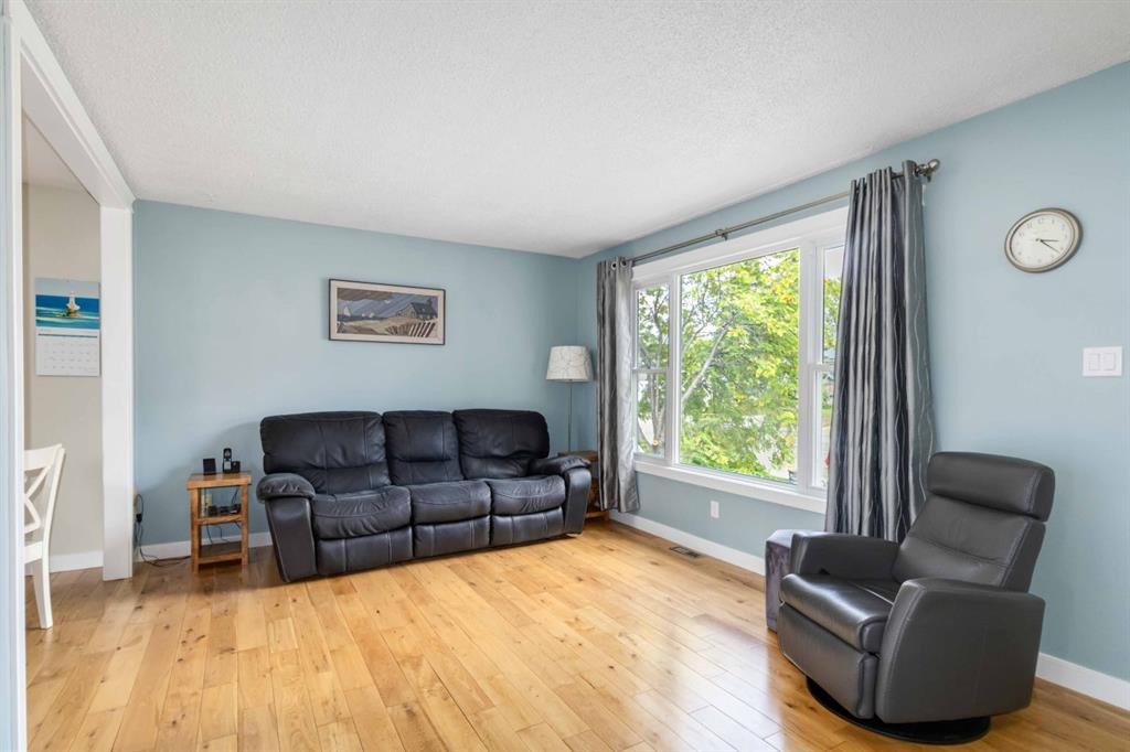 









129


Ermine

Crescent,
Fort McMurray,




AB
T9H 4M7

