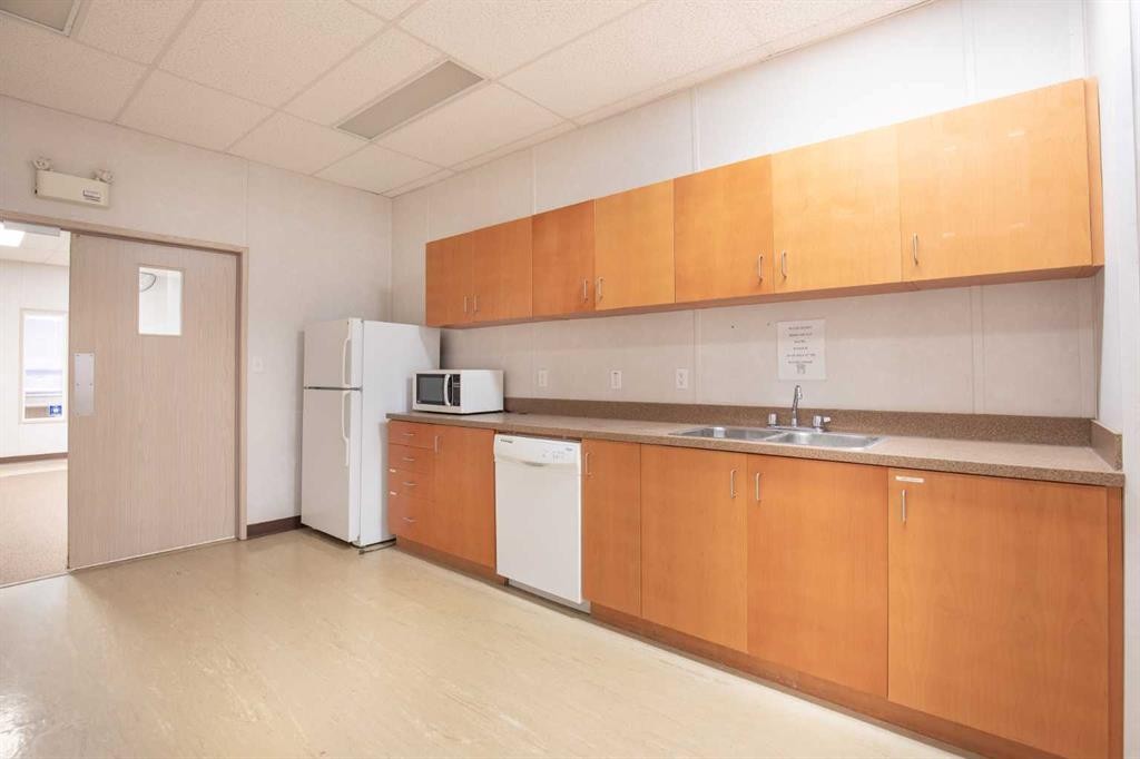 









27123


Highway 597

, 2,
Rural Lacombe County,




AB
T0M 0J0

