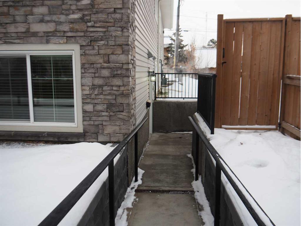 









5917


51

Avenue, 1,
Red Deer,




AB
T4N 4J1

