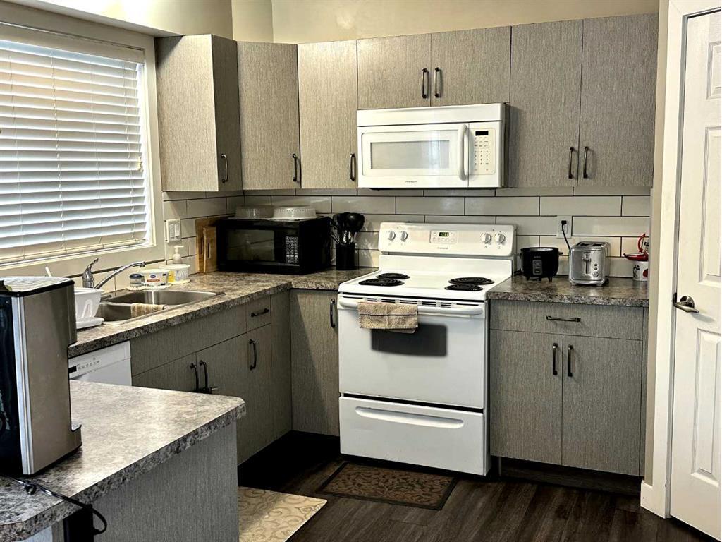 









3707


51

Avenue,
Red Deer,




AB
T4N 4G5

