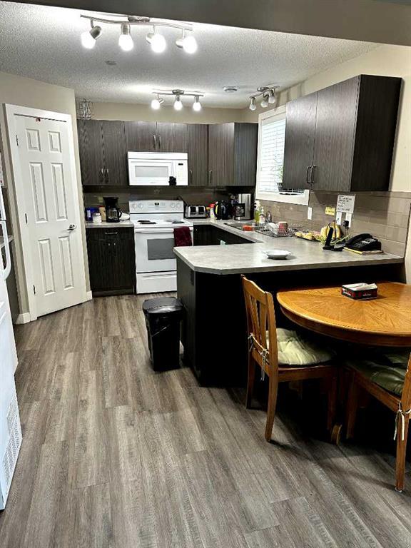 









3707


51

Avenue,
Red Deer,




AB
T4N 4G5

