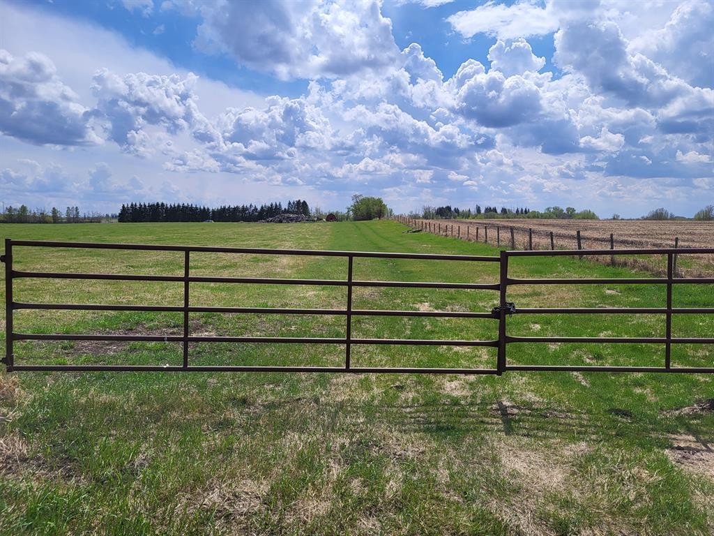 









39064


C & E

Trail,
Red Deer,







AB
T4N 5E1


