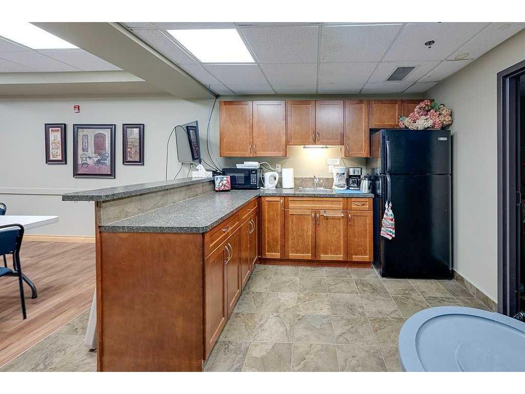









5040


53

Street, 413,
Sylvan Lake,




AB
T4S 0A1

