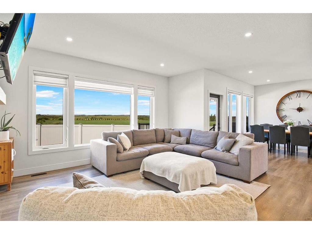 









8


Cameron

Court,
Lacombe,




AB
T4L 0K3


