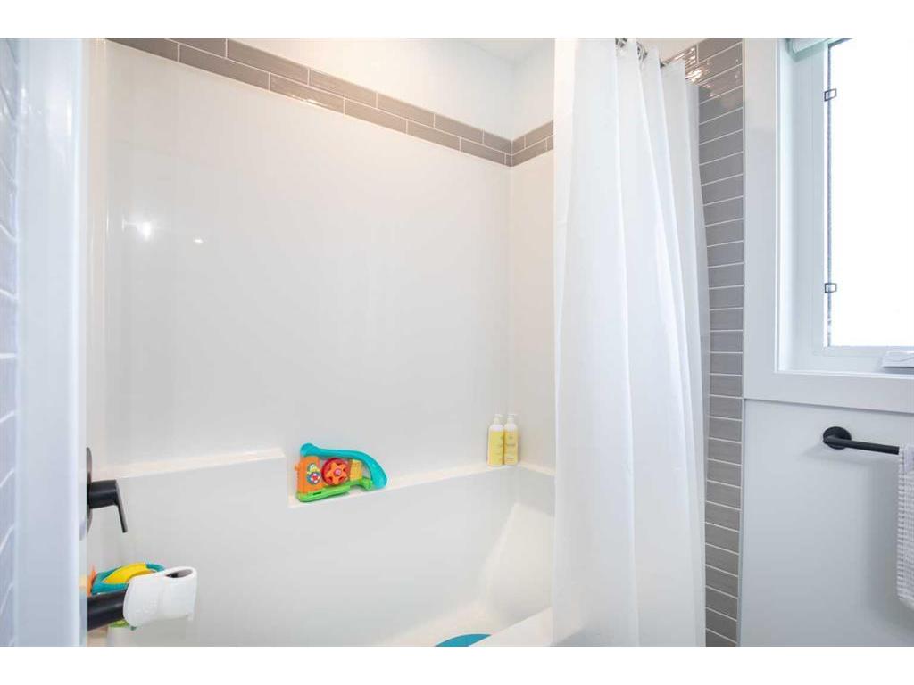 









8


Cameron

Court,
Lacombe,




AB
T4L 0K3

