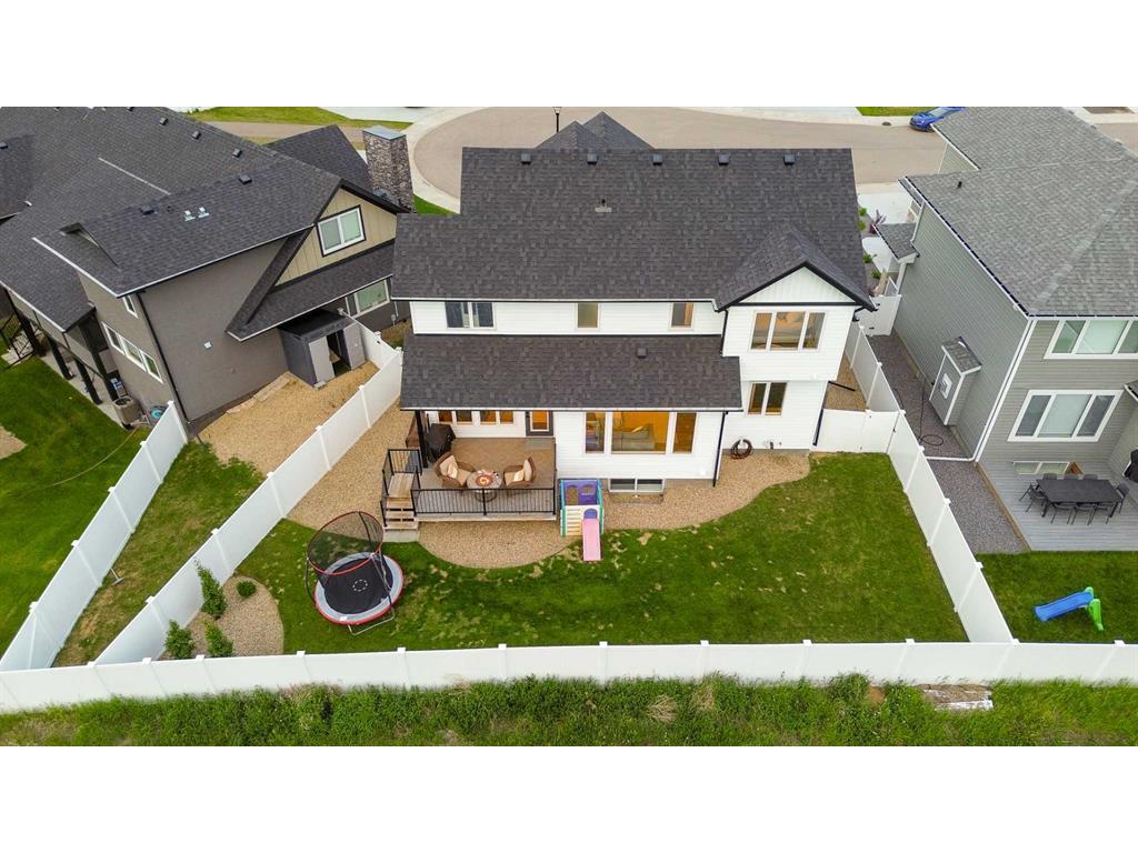 









8


Cameron

Court,
Lacombe,




AB
T4L 0K3

