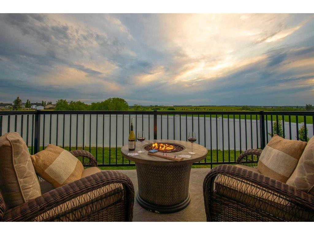 









8


Cameron

Court,
Lacombe,




AB
T4L 0K3


