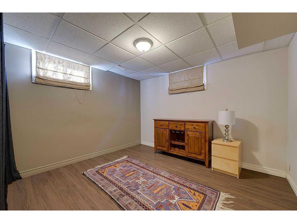 









4237


53

Street,
Red Deer,




AB
T4N 2E1

