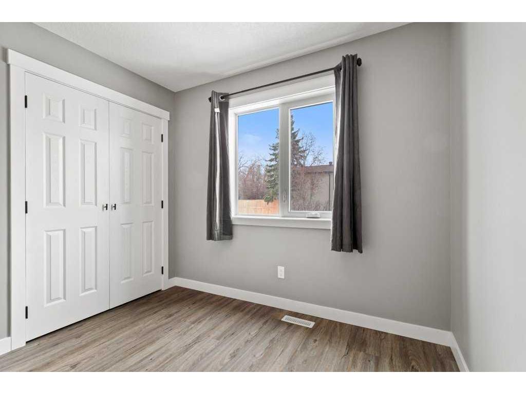 









5502


48A

Street,
Bentley,




AB
T0C 0J0

