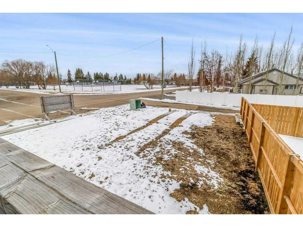









5502


48A

Street,
Bentley,




AB
T0C 0J0

