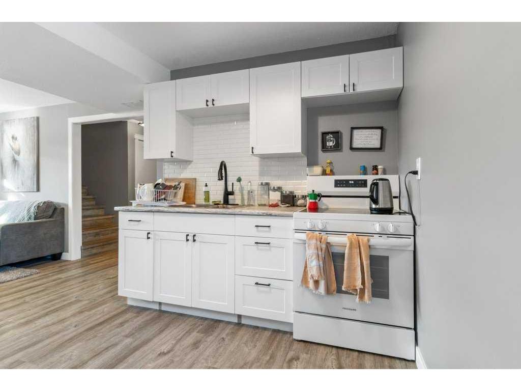 









5944


63

Street,
Red Deer,




AB
T4N 5N9

