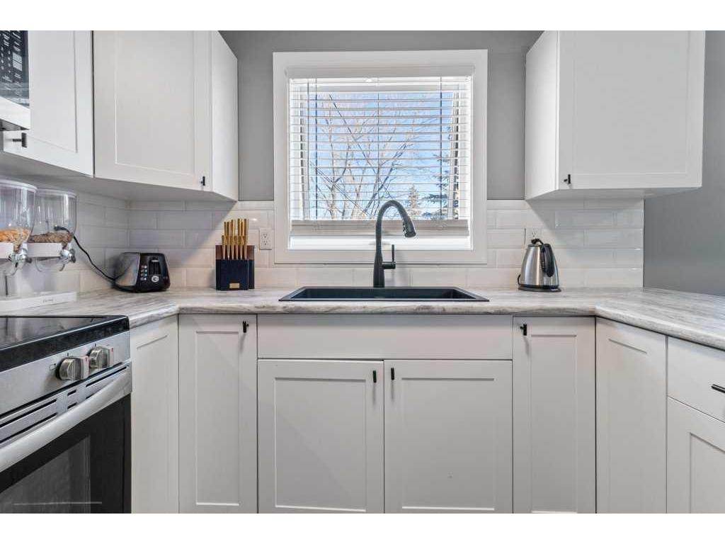 









5944


63

Street,
Red Deer,




AB
T4N 5N9

