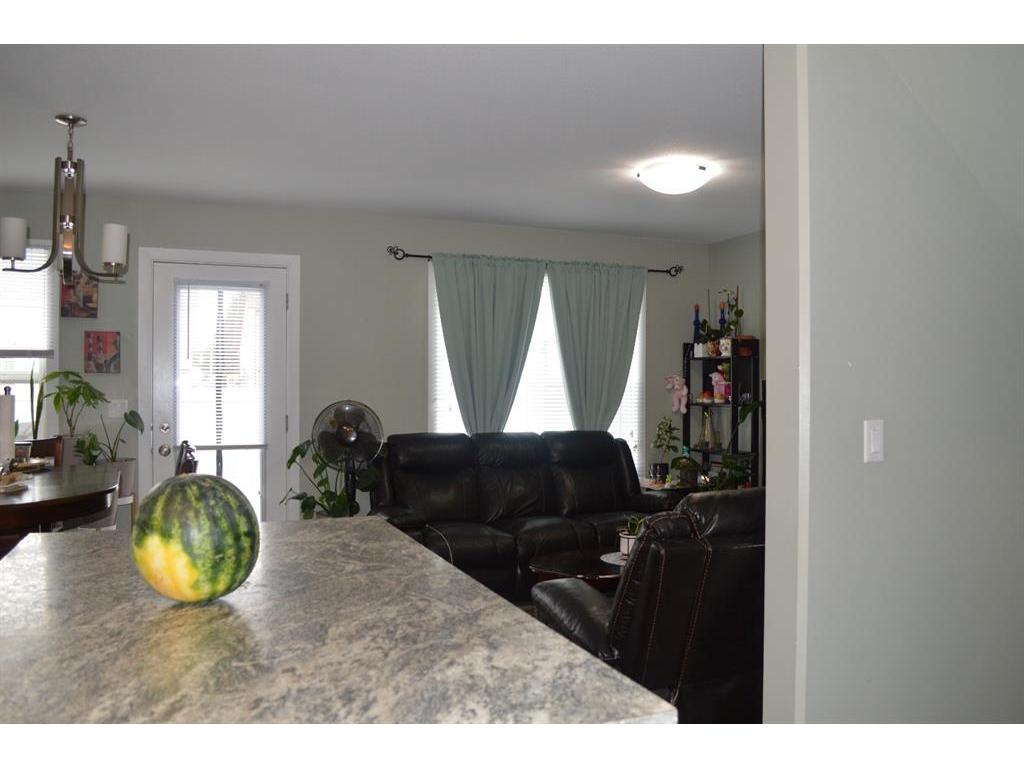 









4716


College

Avenue, 25,
Lacombe,




AB
T4L 0J5


