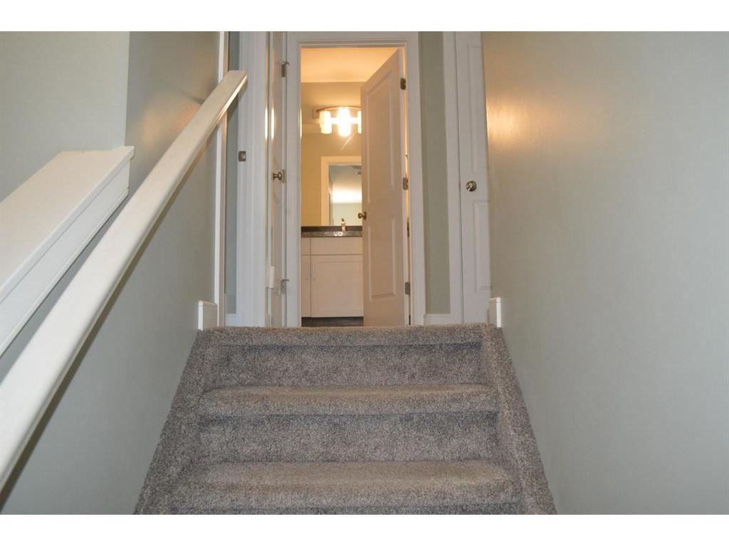 









4716


College

Avenue, 25,
Lacombe,




AB
T4L 0J5

