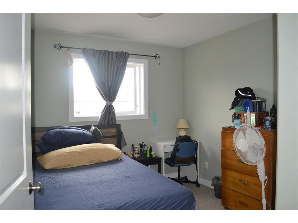 









4716


College

Avenue, 25,
Lacombe,




AB
T4L 0J5


