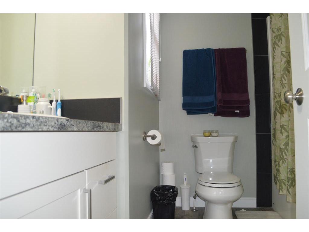 









4716


College

Avenue, 25,
Lacombe,




AB
T4L 0J5

