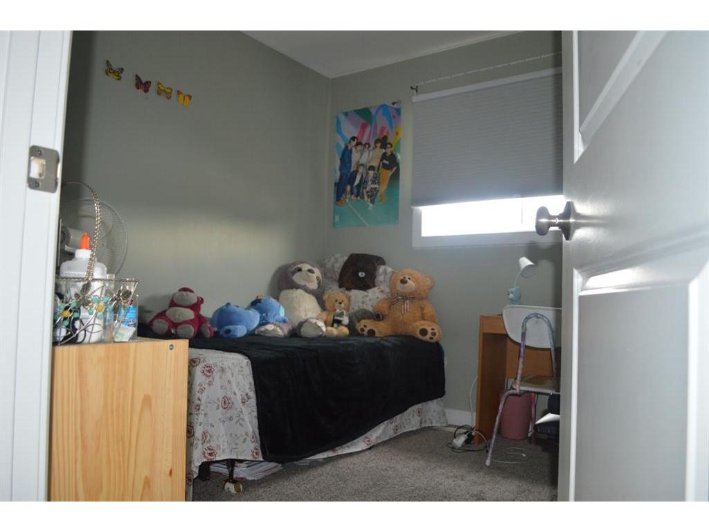 









4716


College

Avenue, 25,
Lacombe,




AB
T4L 0J5

