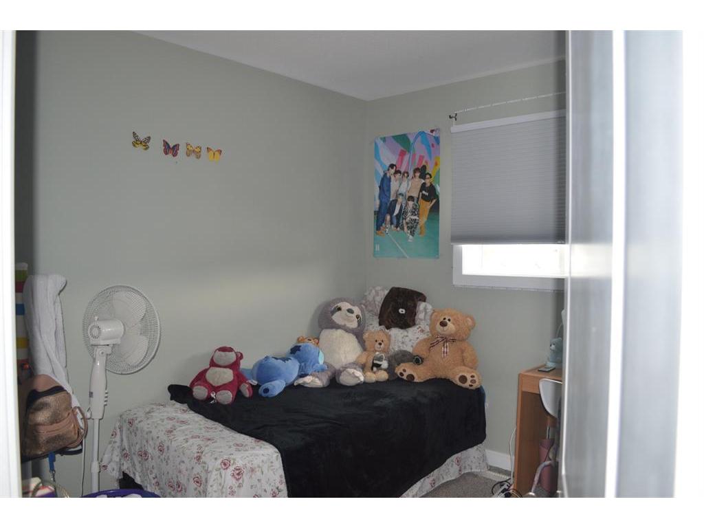 









4716


College

Avenue, 25,
Lacombe,




AB
T4L 0J5

