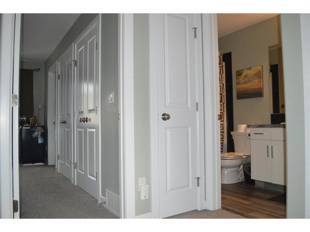 









4716


College

Avenue, 25,
Lacombe,




AB
T4L 0J5

