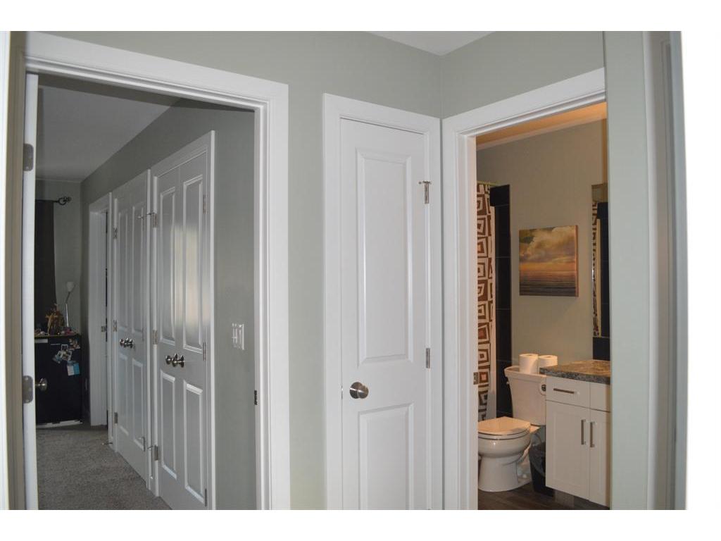 









4716


College

Avenue, 25,
Lacombe,




AB
T4L 0J5

