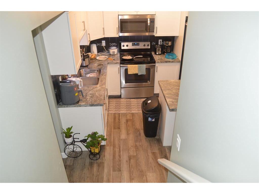 









4716


College

Avenue, 25,
Lacombe,




AB
T4L 0J5

