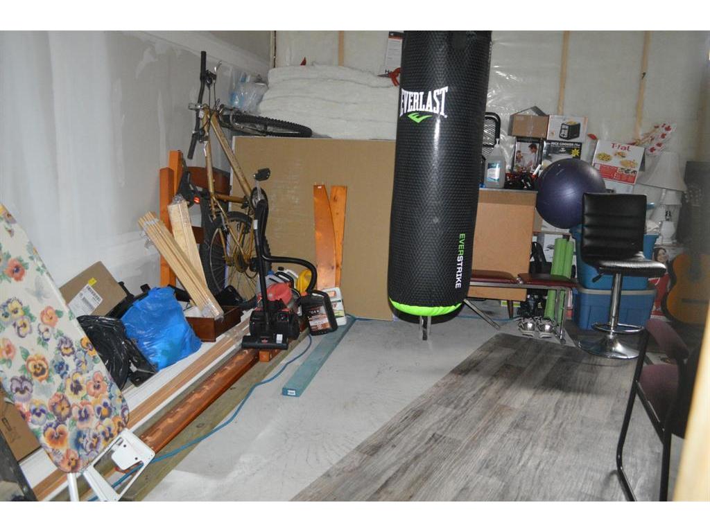 









4716


College

Avenue, 25,
Lacombe,




AB
T4L 0J5

