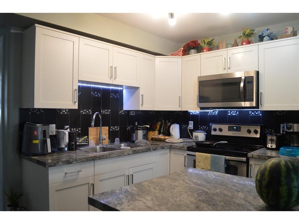 









4716


College

Avenue, 25,
Lacombe,




AB
T4L 0J5

