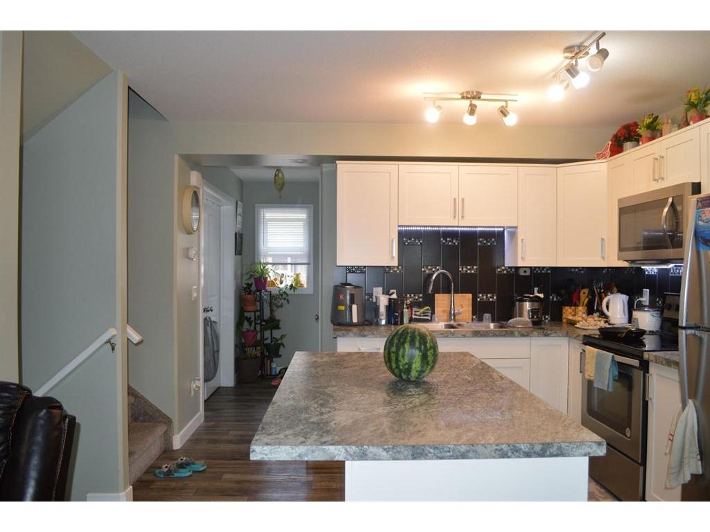 









4716


College

Avenue, 25,
Lacombe,




AB
T4L 0J5

