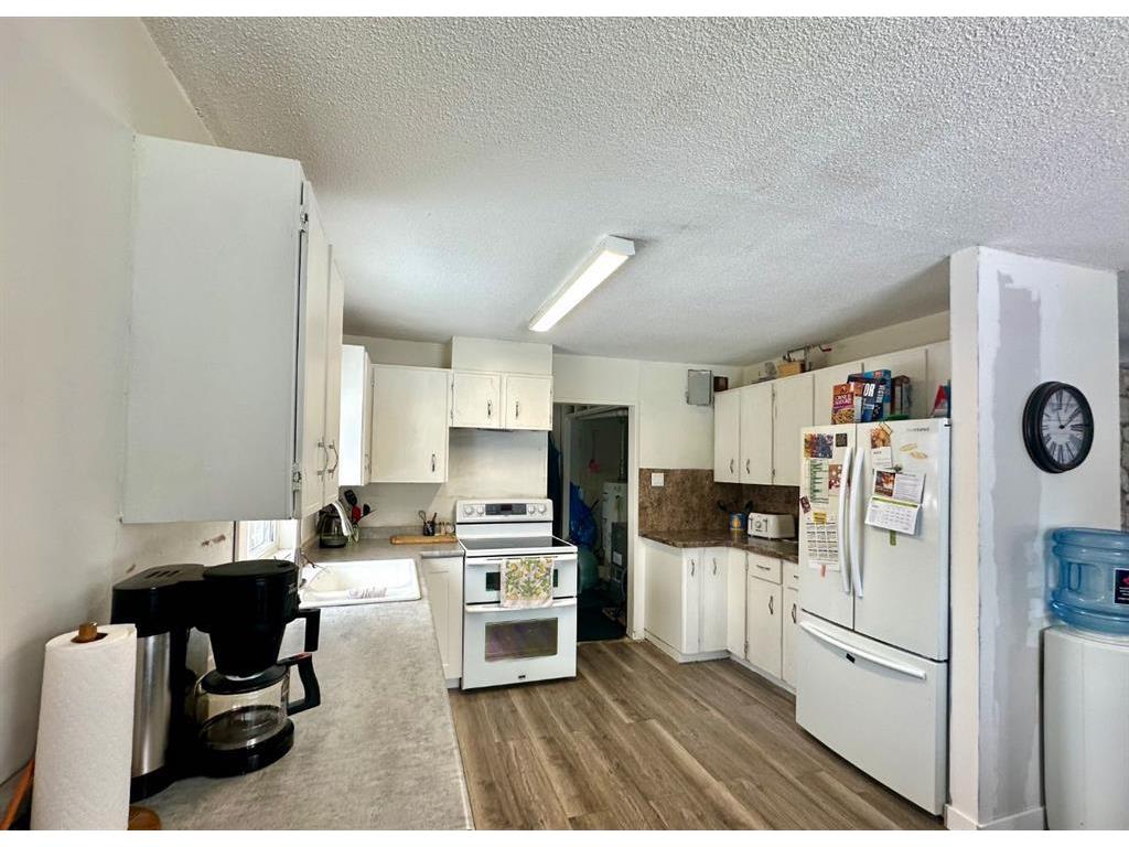 









51551


Range Road 212A

, 35,
Rural Strathcona County,




AB
T8G 1B2

