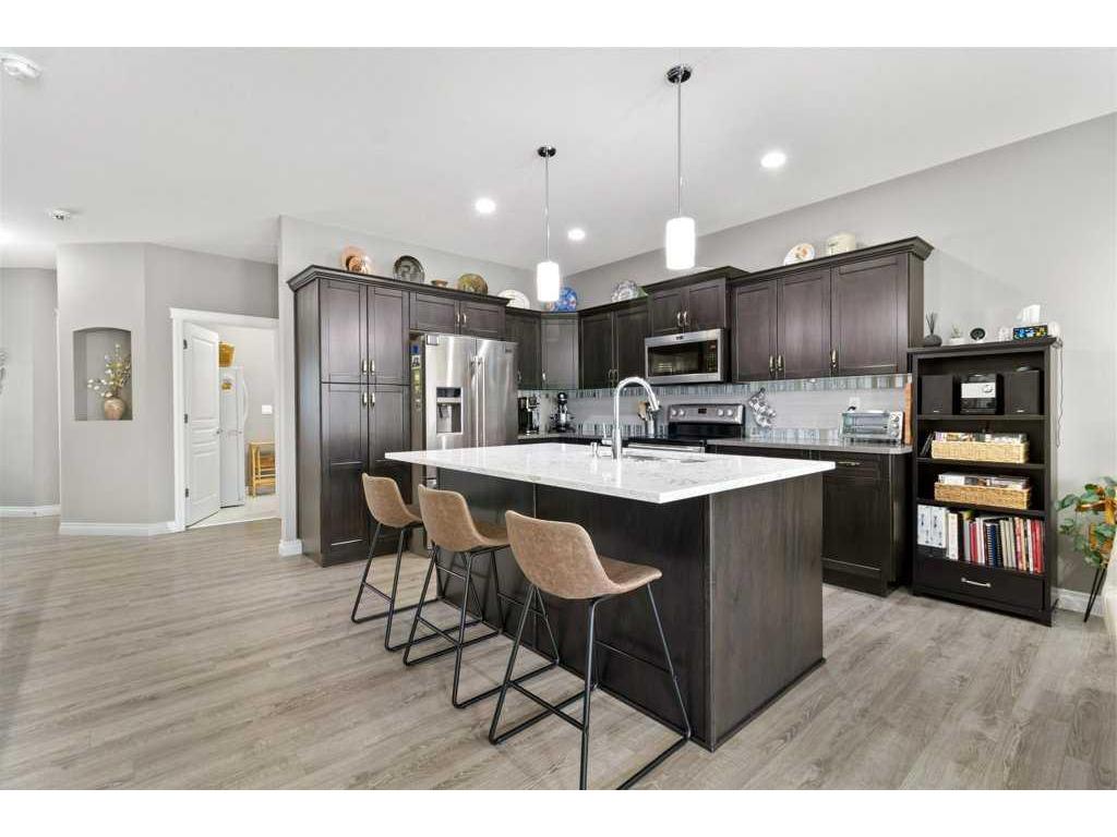 









11


Rosse

Place,
Sylvan Lake,




AB
T4S 0G9

