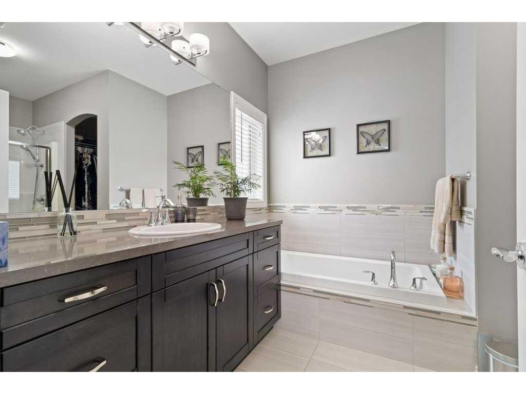 









11


Rosse

Place,
Sylvan Lake,




AB
T4S 0G9

