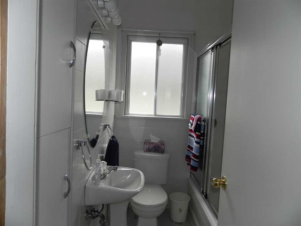









Oliver


Avenue

, 66,
Gull Lake,




AB
T0C 0J0

