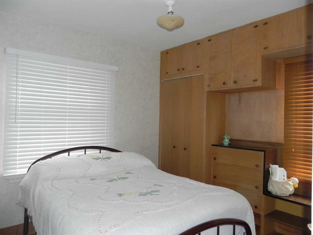 









Oliver


Avenue

, 66,
Gull Lake,




AB
T0C 0J0

