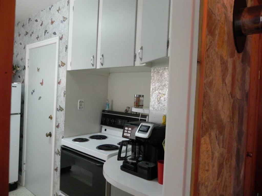 









Oliver


Avenue

, 66,
Gull Lake,




AB
T0C 0J0

