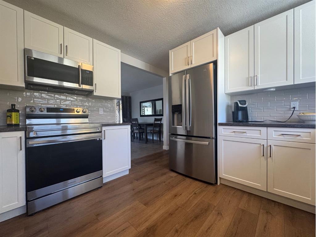 









5214


45

Street,
Camrose,




AB
T4V 1E9

