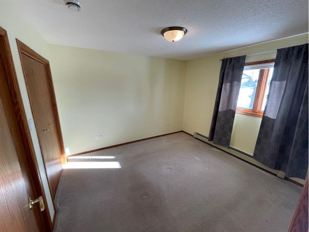 









4821


54

Street, A,
Camrose,




AB
T4V 2A3

