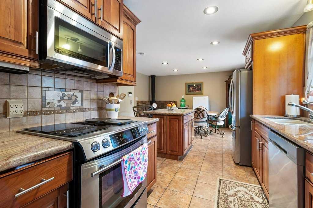 









14-39026


RR 275

,
Linn Valley,




AB
T4S 2A9

