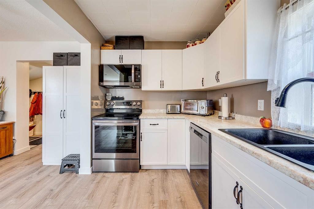 









2026


26

Avenue,
Delburne,




AB
T0M 0V0

