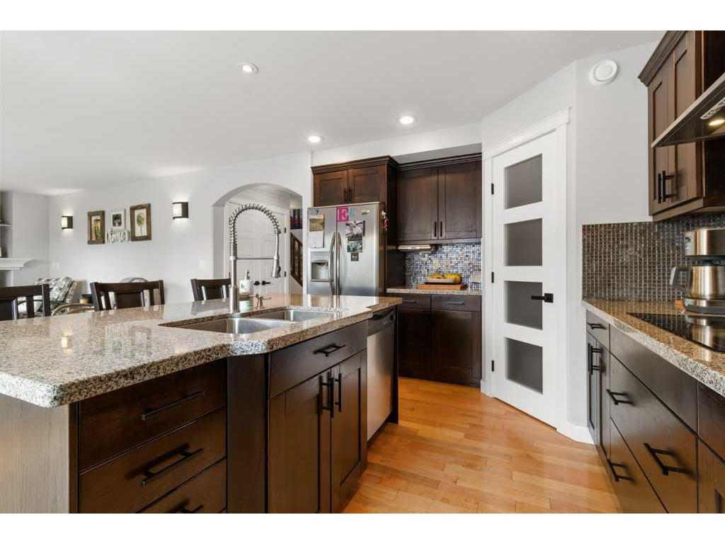 









28


Vig

Place,
Red Deer,




AB
T4R 0E8

