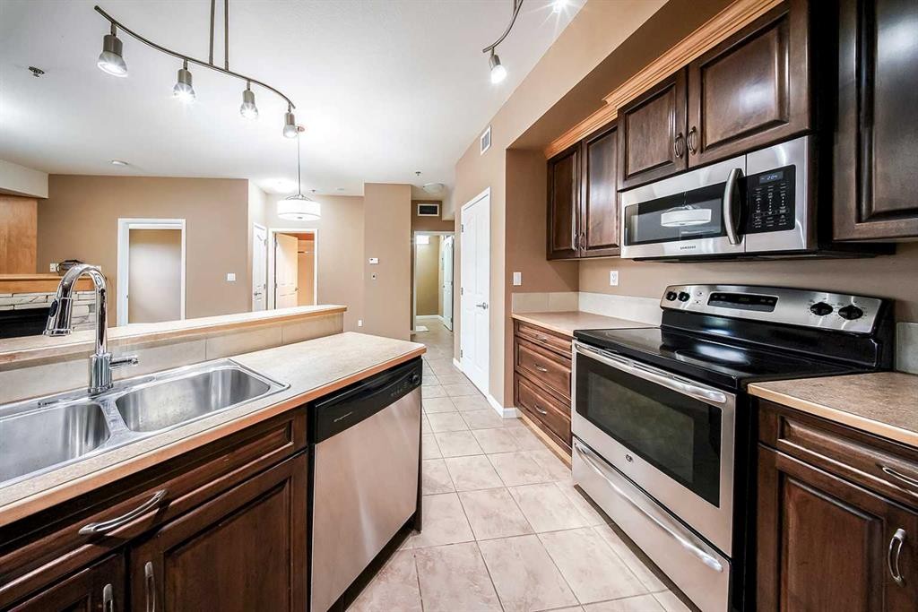 









5040


53

Street, 207,
Sylvan Lake,




AB
T4S 0A1

