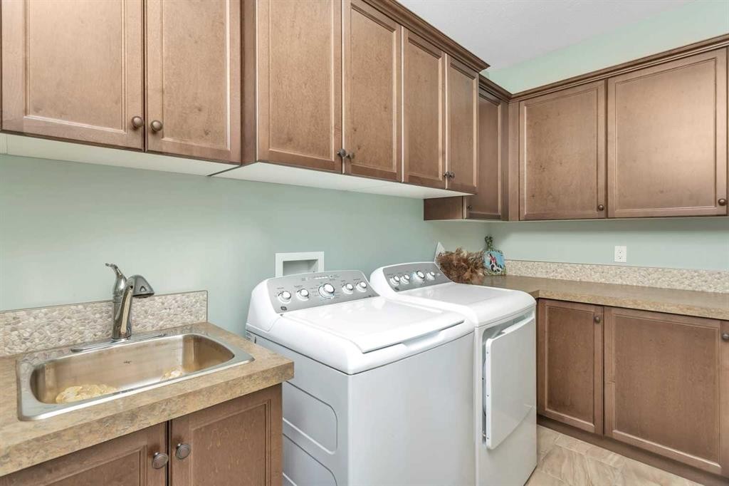 









4920


Beardsley

Avenue,
Lacombe,




AB
T4L0G3

