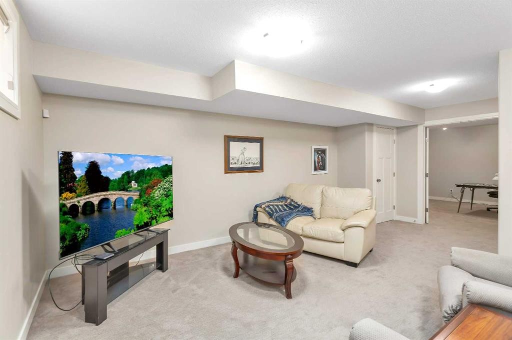 









4920


Beardsley

Avenue,
Lacombe,




AB
T4L0G3


