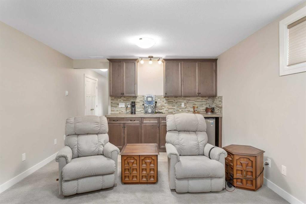 









4920


Beardsley

Avenue,
Lacombe,




AB
T4L0G3

