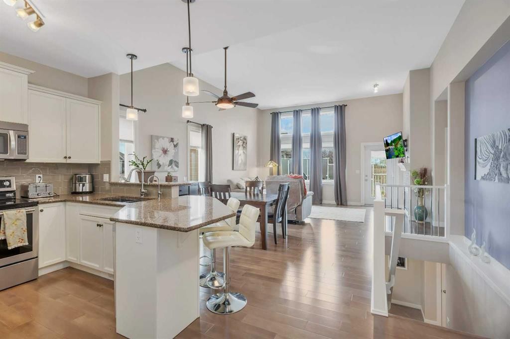 









4920


Beardsley

Avenue,
Lacombe,




AB
T4L0G3

