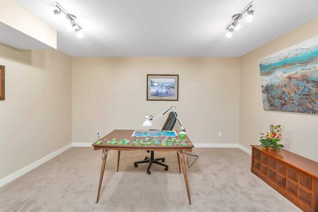 









4920


Beardsley

Avenue,
Lacombe,




AB
T4L0G3


