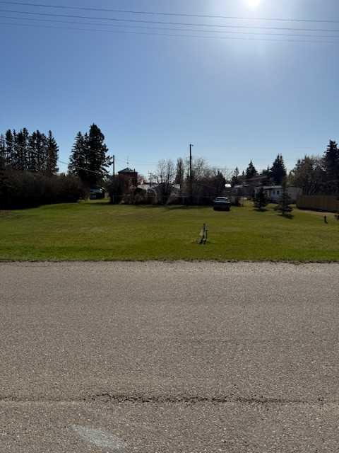 









1927


27th Ave

,
Delburne,







AB
T0M 0V0

