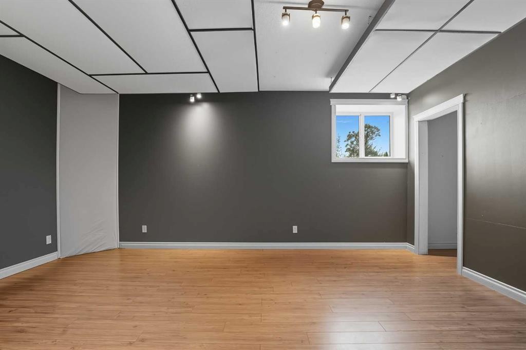 









5


Hodgstreet

Place,
Sylvan Lake,




AB
T4S0C5

