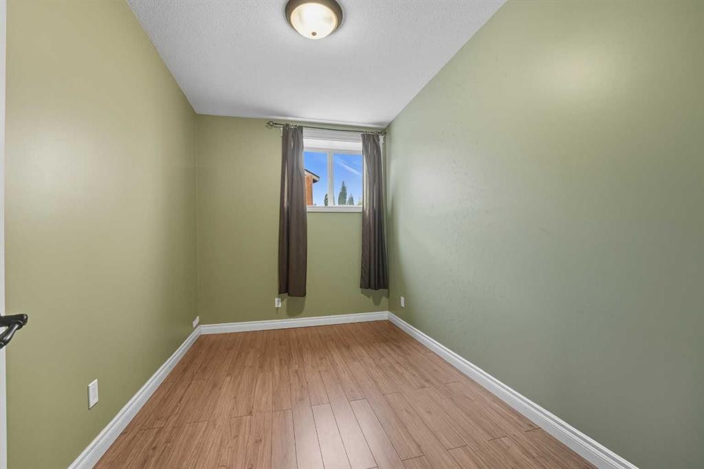 









5


Hodgstreet

Place,
Sylvan Lake,




AB
T4S0C5

