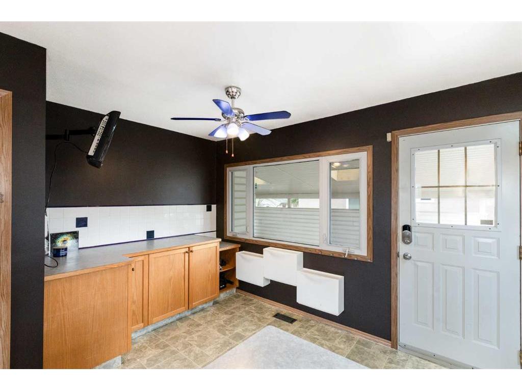 









5024


46

Street,
Innisfail,




AB
T4G 1L6

