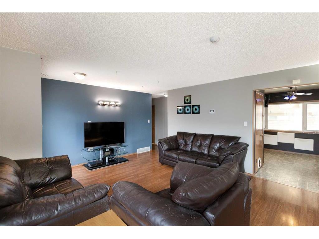 









5024


46

Street,
Innisfail,




AB
T4G 1L6

